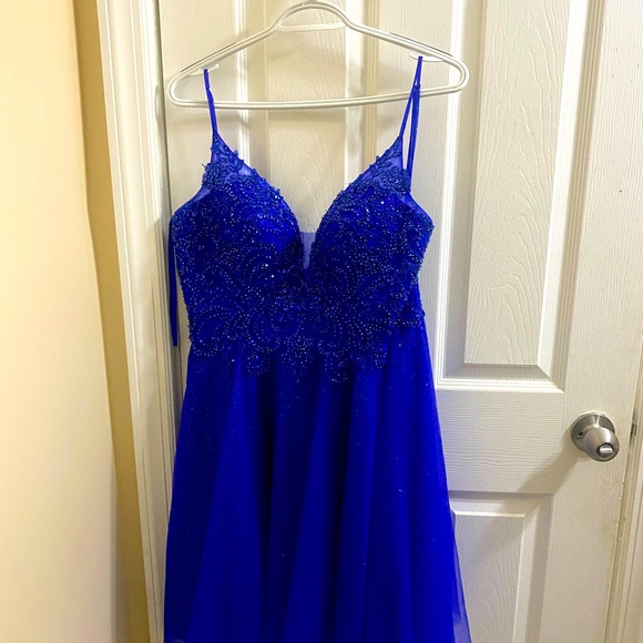 Royal Blue Homecoming Dress Size 6 Would like to sell by June 10th - Picture 1 of 3